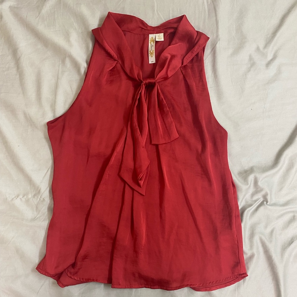 Gorgeous silky bow tie sleeveless blouse